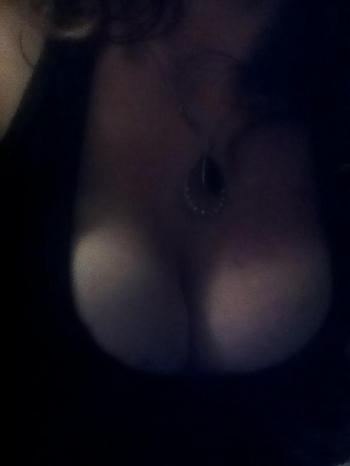 , 28  female escort, Fresno