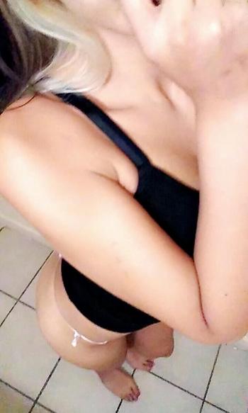 , 19  female escort, Fresno