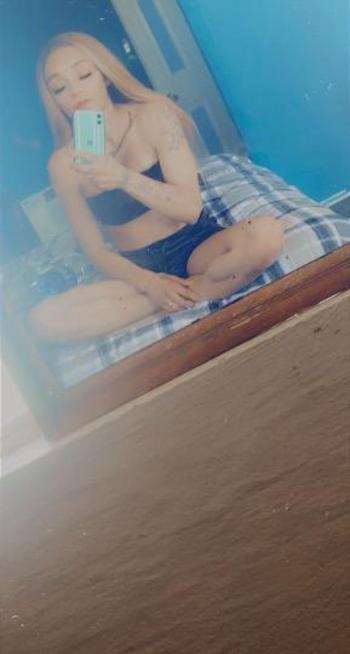 Taylor, 25  female escort, Fresno