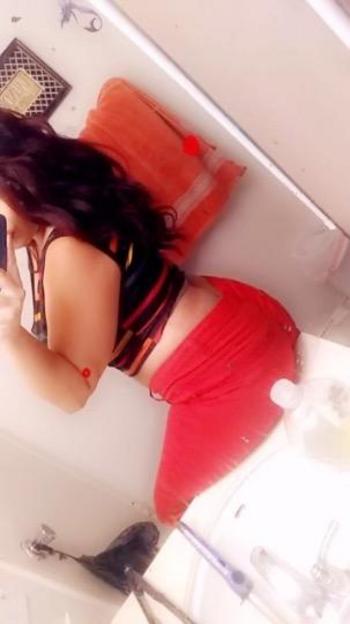 Lizzyy, 22  female escort, Fresno