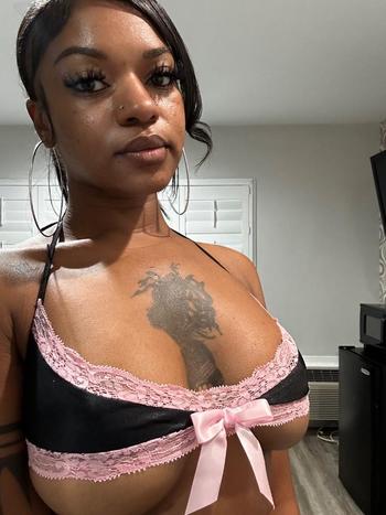 Magic, 23  female escort, Fresno