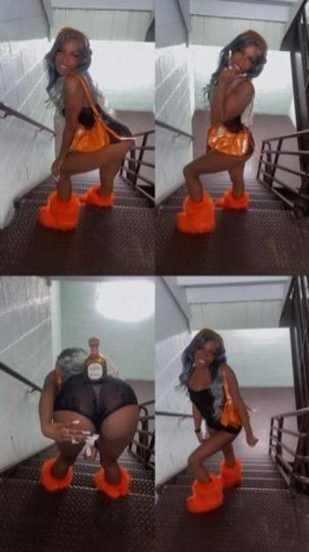 Smallie, 24  female escort, Fresno