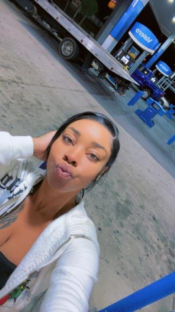 ARion, 24  female escort, Fresno