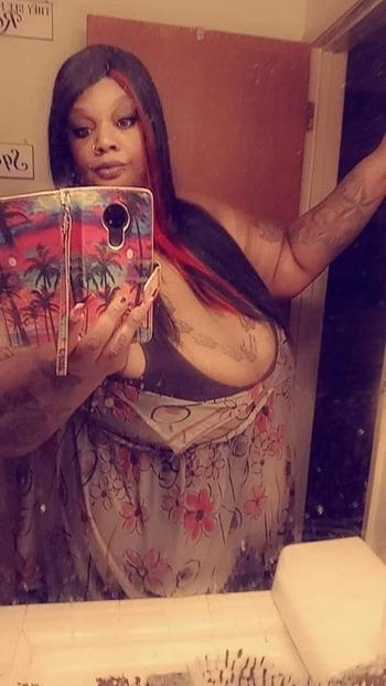 April, 44  female escort, Fresno