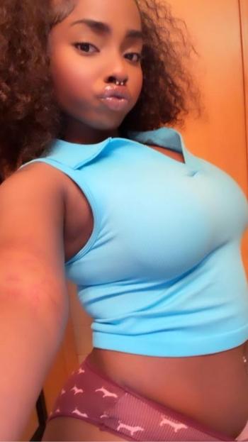 Kelly, 21  female escort, Fresno