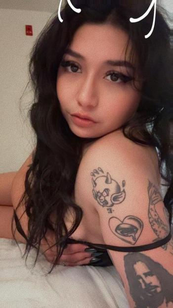 Peach, 25  female escort, Fresno